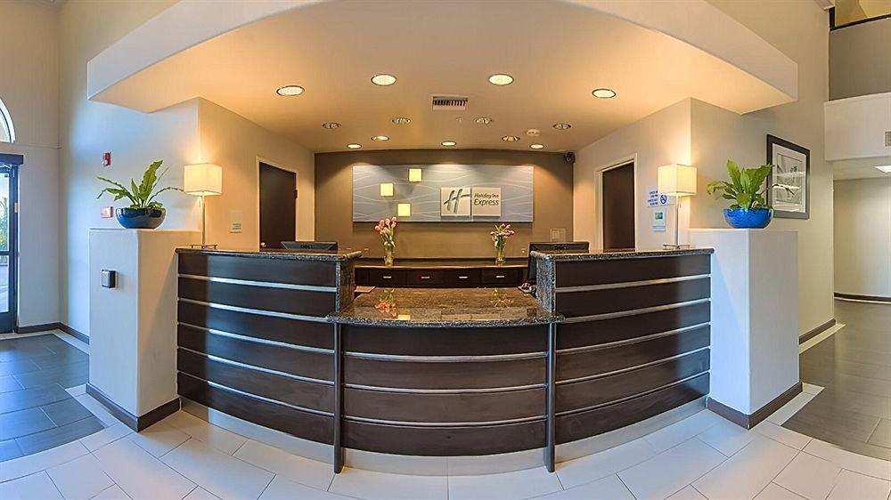 Holiday Inn Express Temecula By Ihg Interior foto