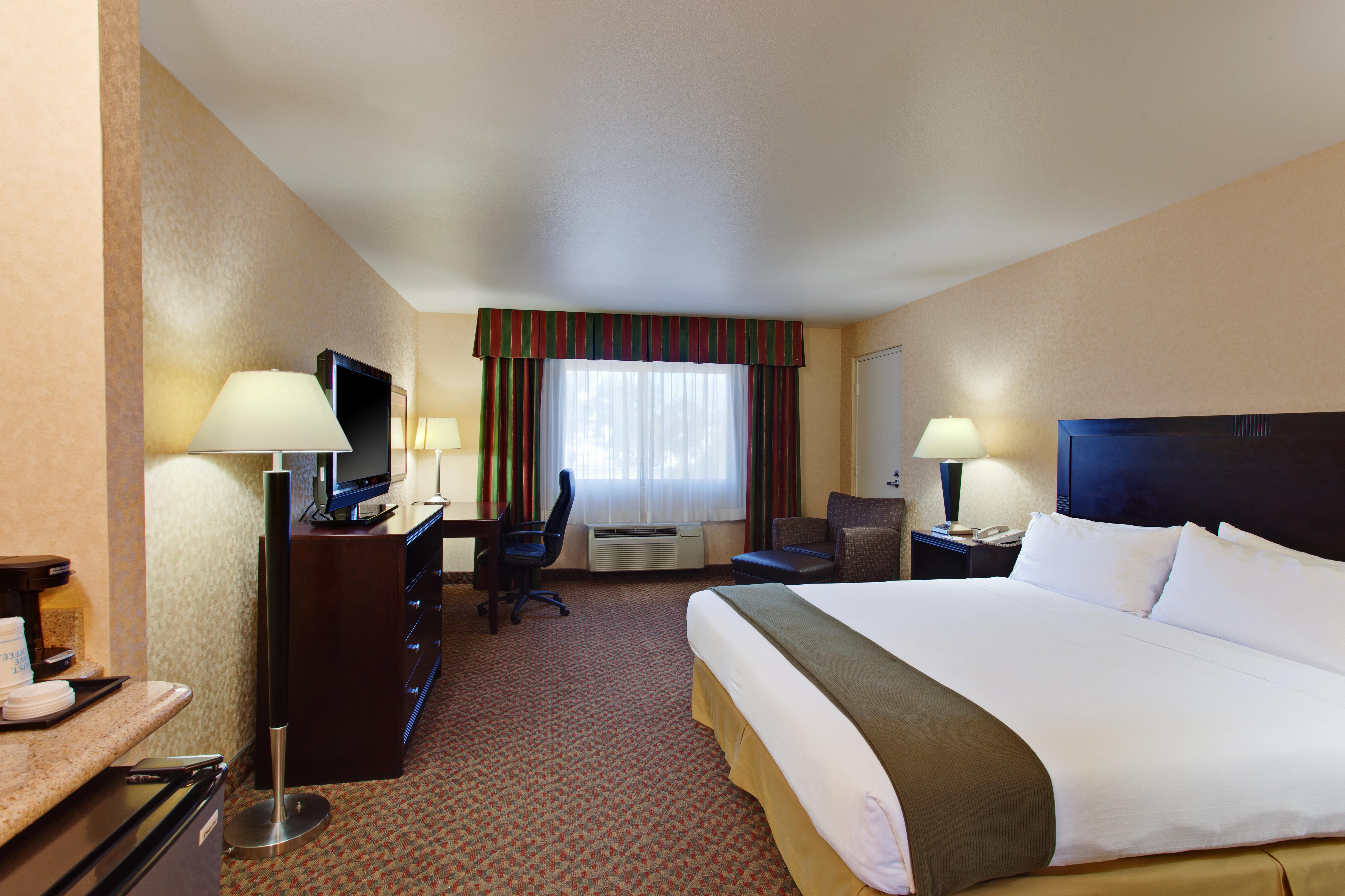 Holiday Inn Express Temecula By Ihg Exterior foto