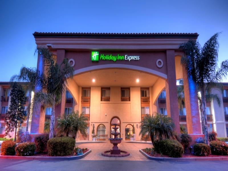 Holiday Inn Express Temecula By Ihg Exterior foto