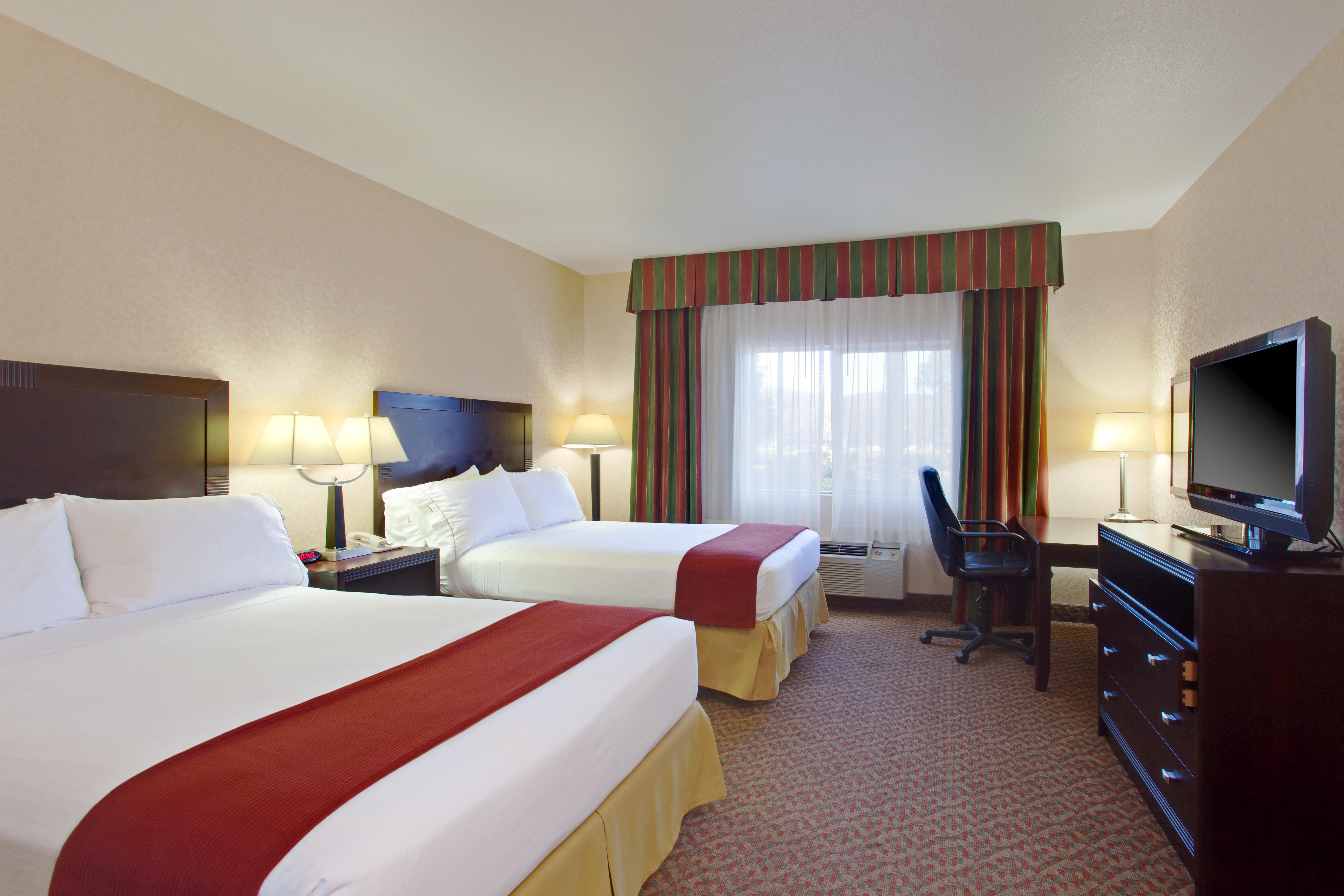 Holiday Inn Express Temecula By Ihg Exterior foto