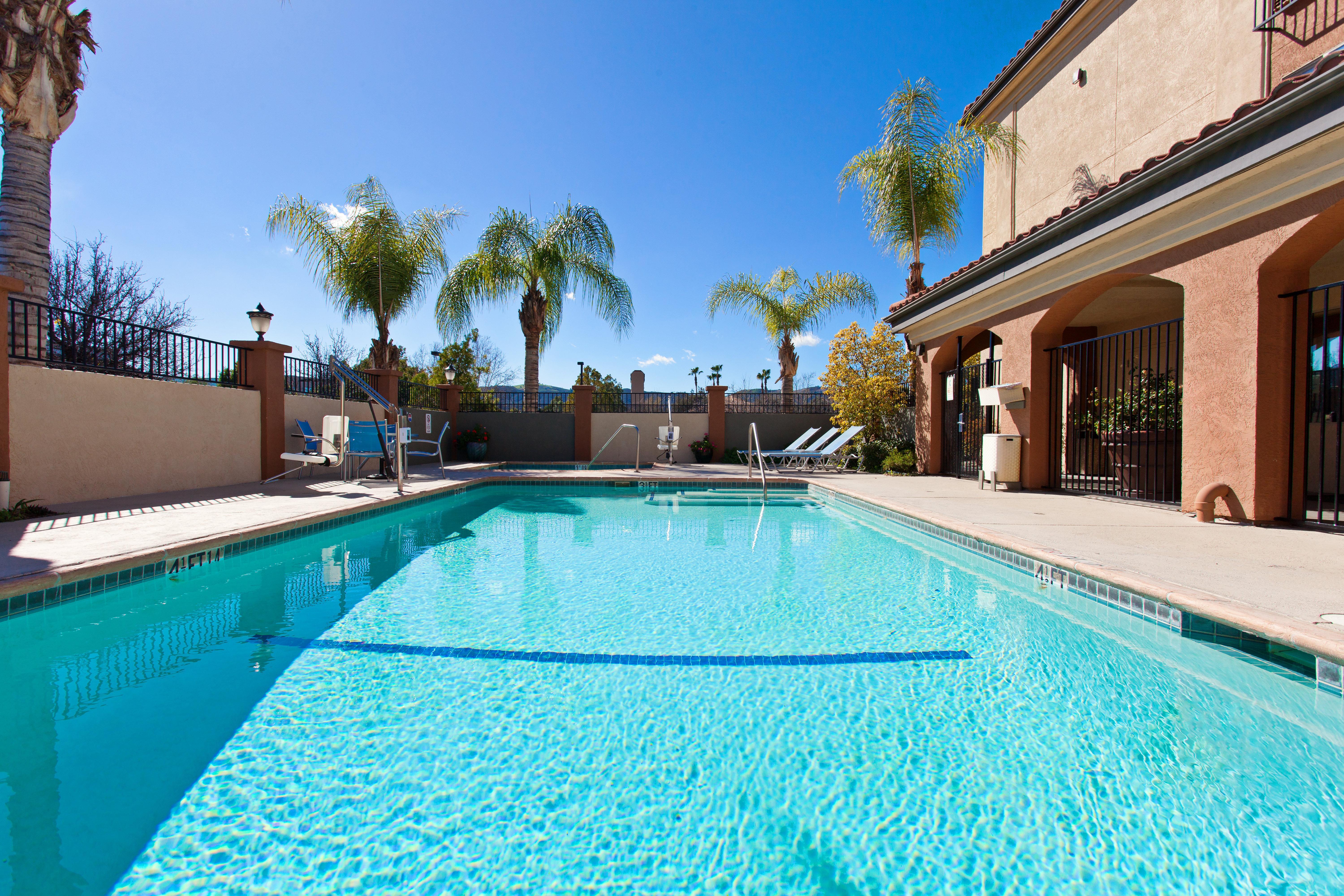 Holiday Inn Express Temecula By Ihg Exterior foto