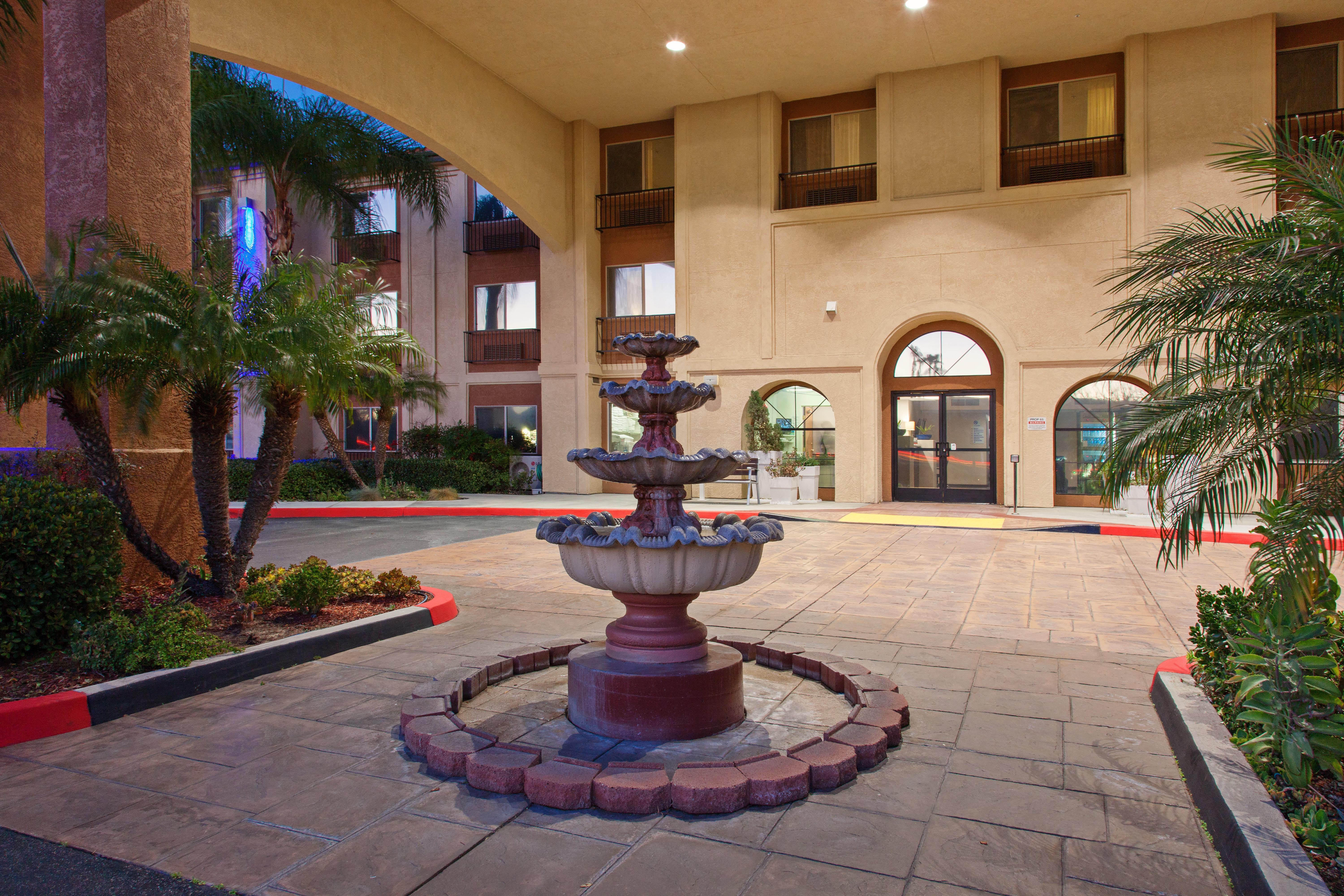 Holiday Inn Express Temecula By Ihg Exterior foto