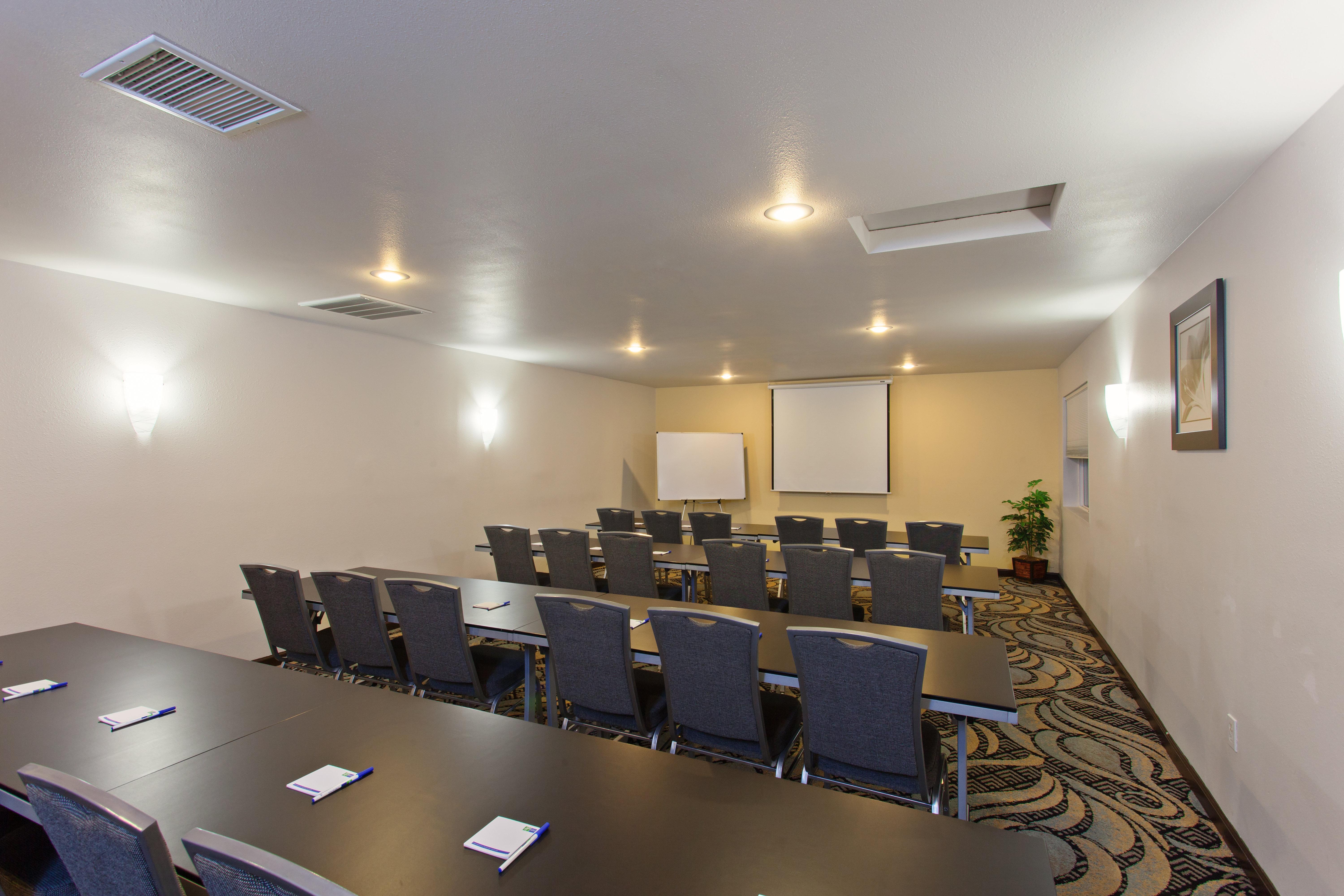 Holiday Inn Express Temecula By Ihg Exterior foto