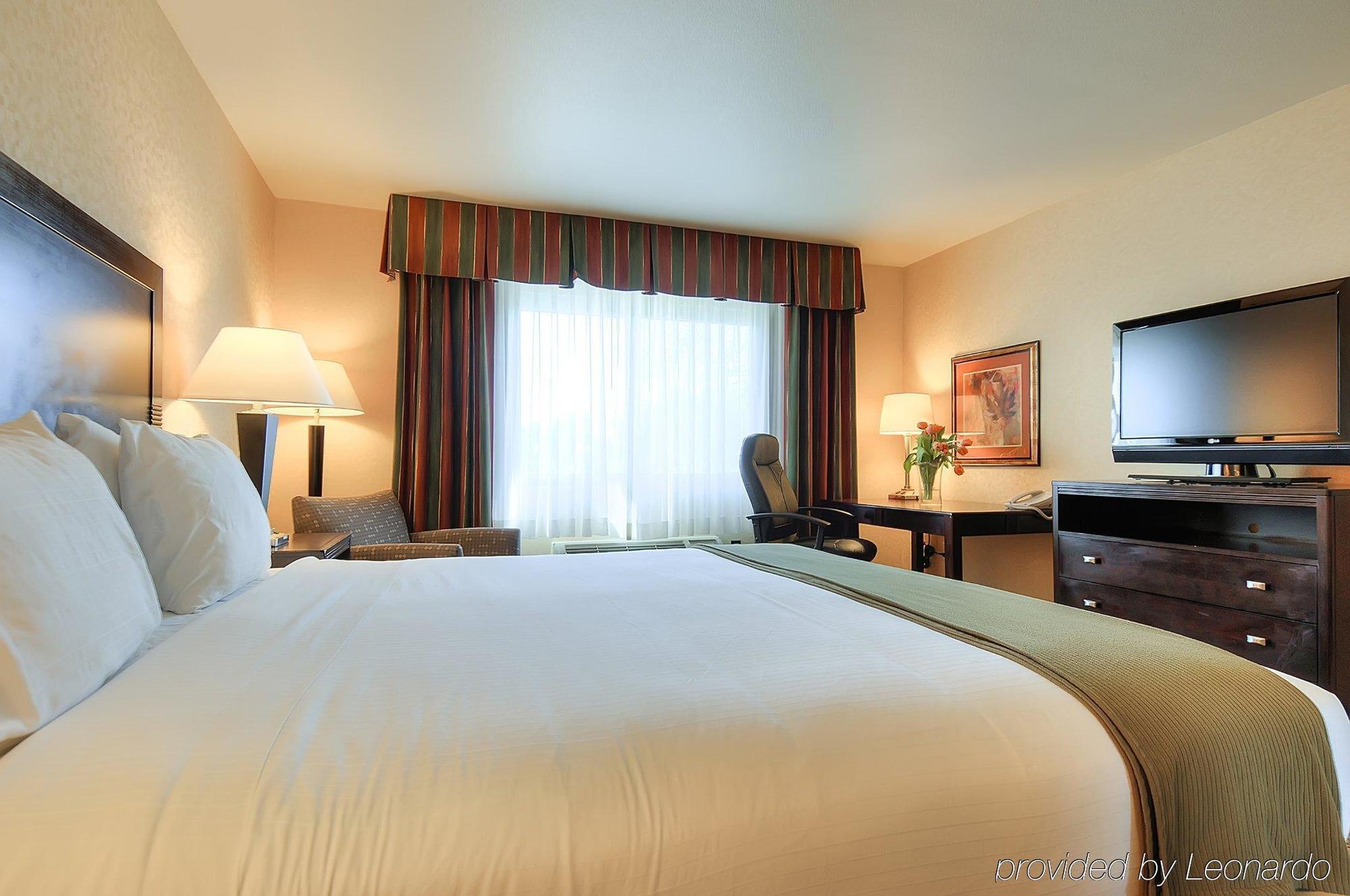 Holiday Inn Express Temecula By Ihg Habitación foto