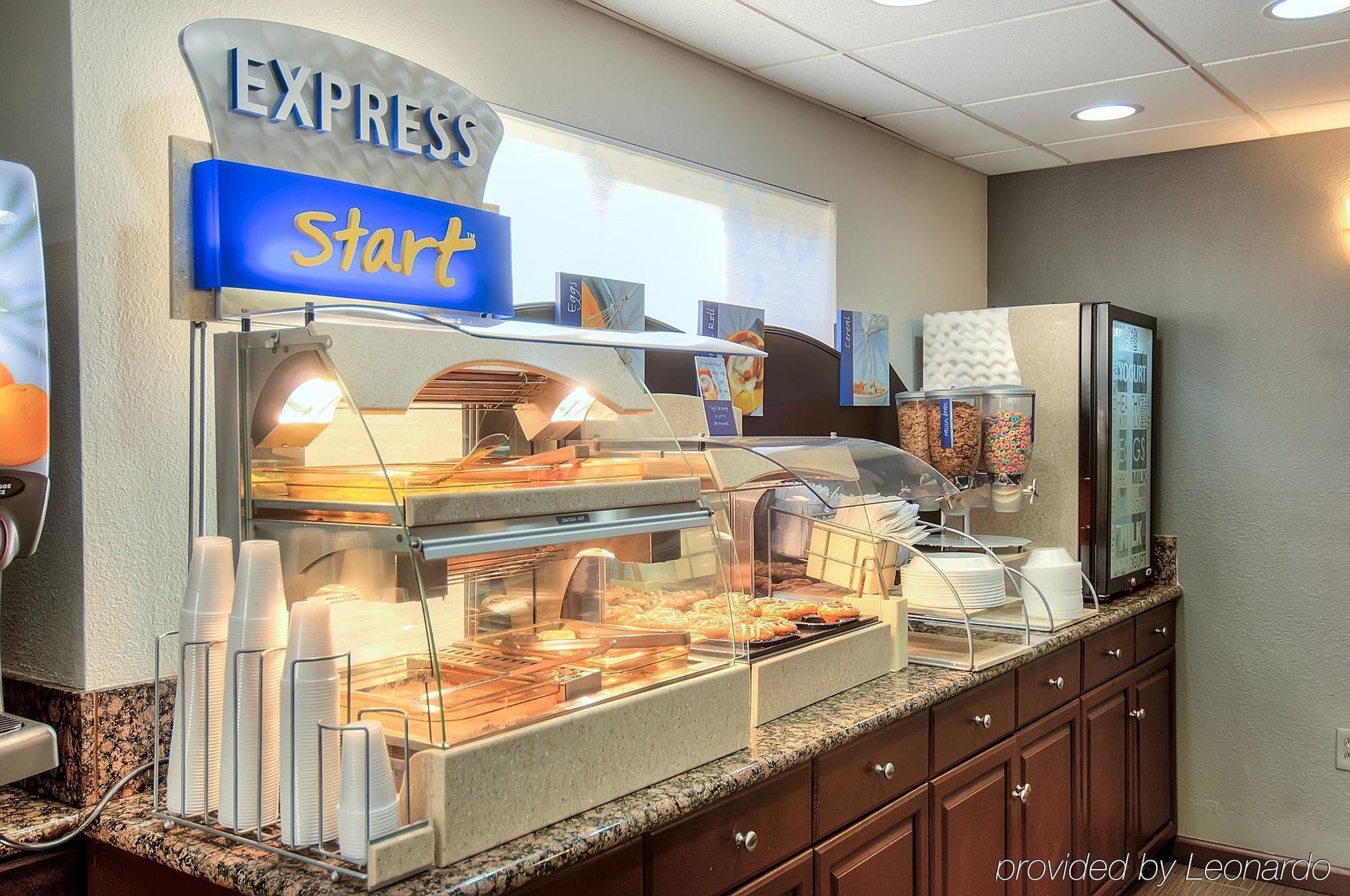 Holiday Inn Express Temecula By Ihg Exterior foto