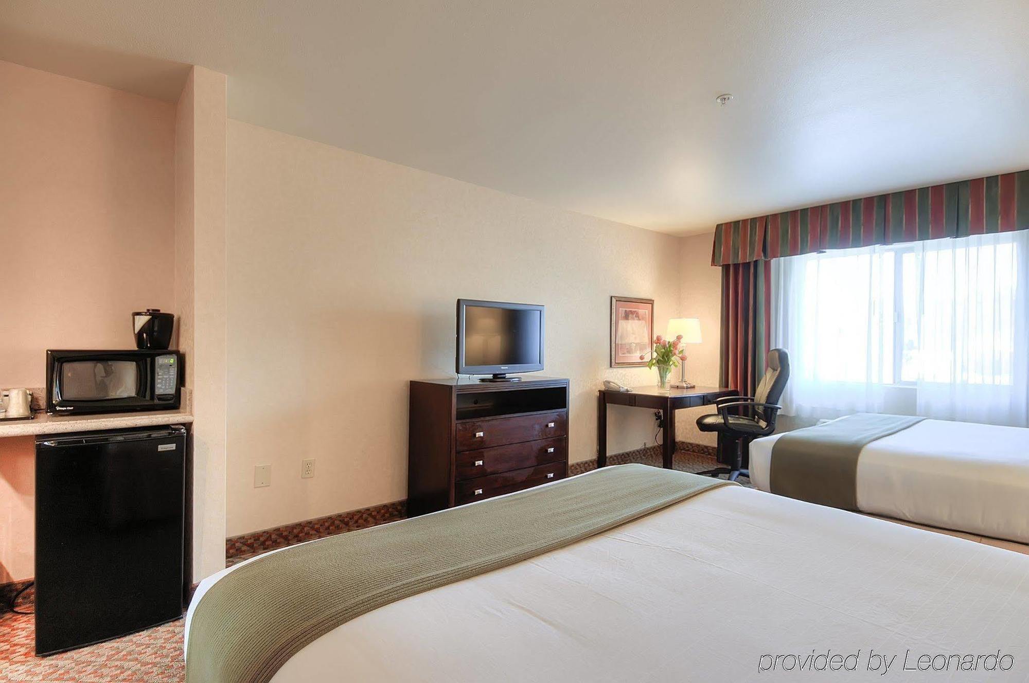 Holiday Inn Express Temecula By Ihg Habitación foto